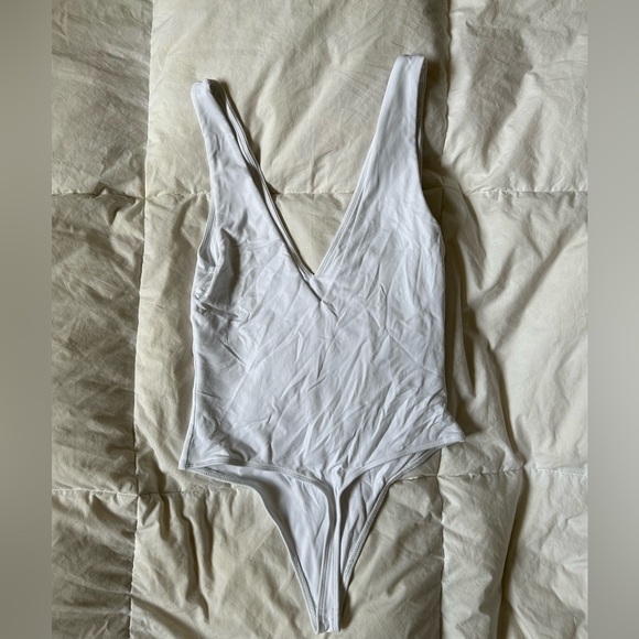 babaton thong bodysuit - Picture 2 of 3